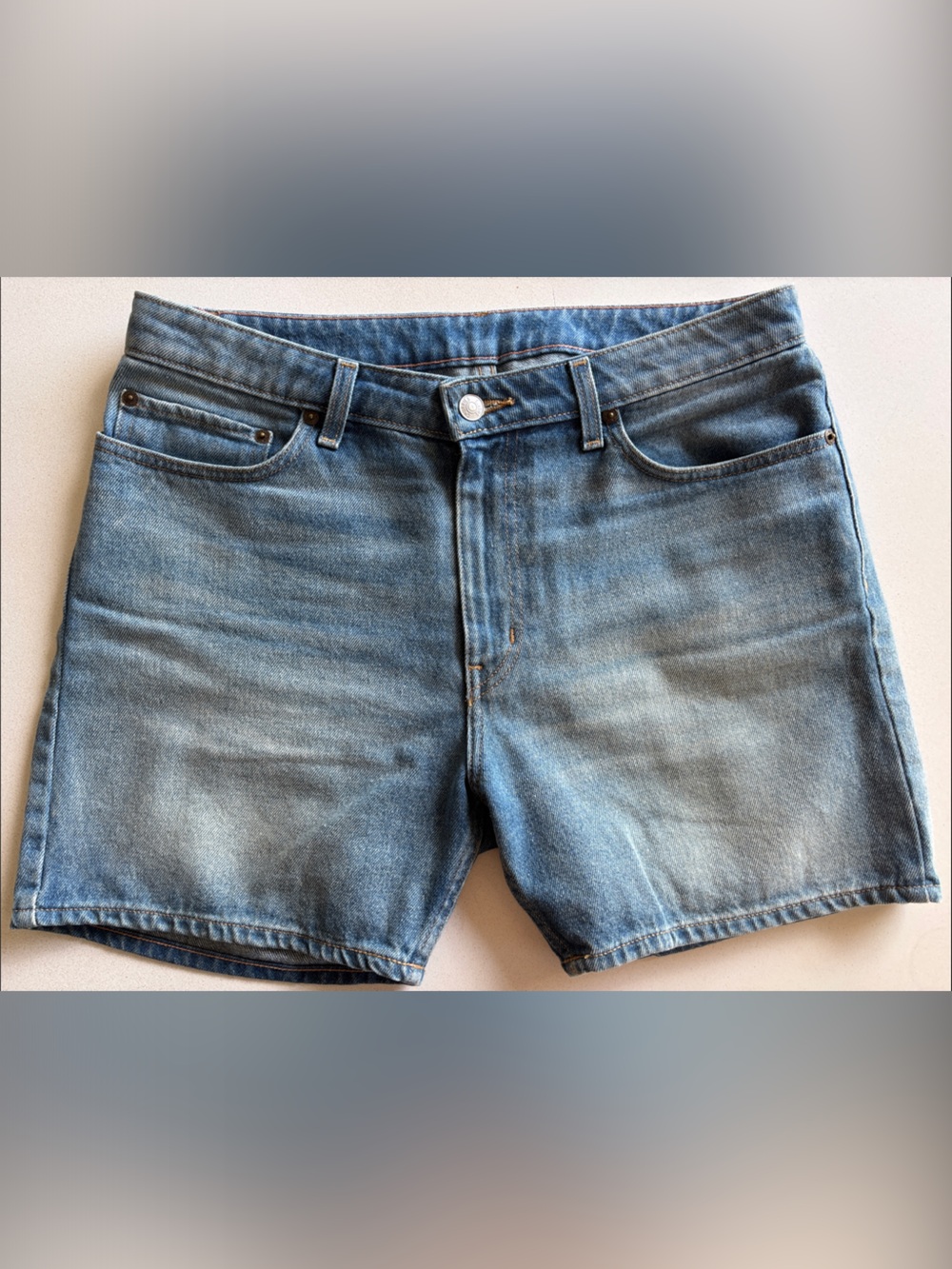 Chubbies Men’s Light Blue Denim Shorts